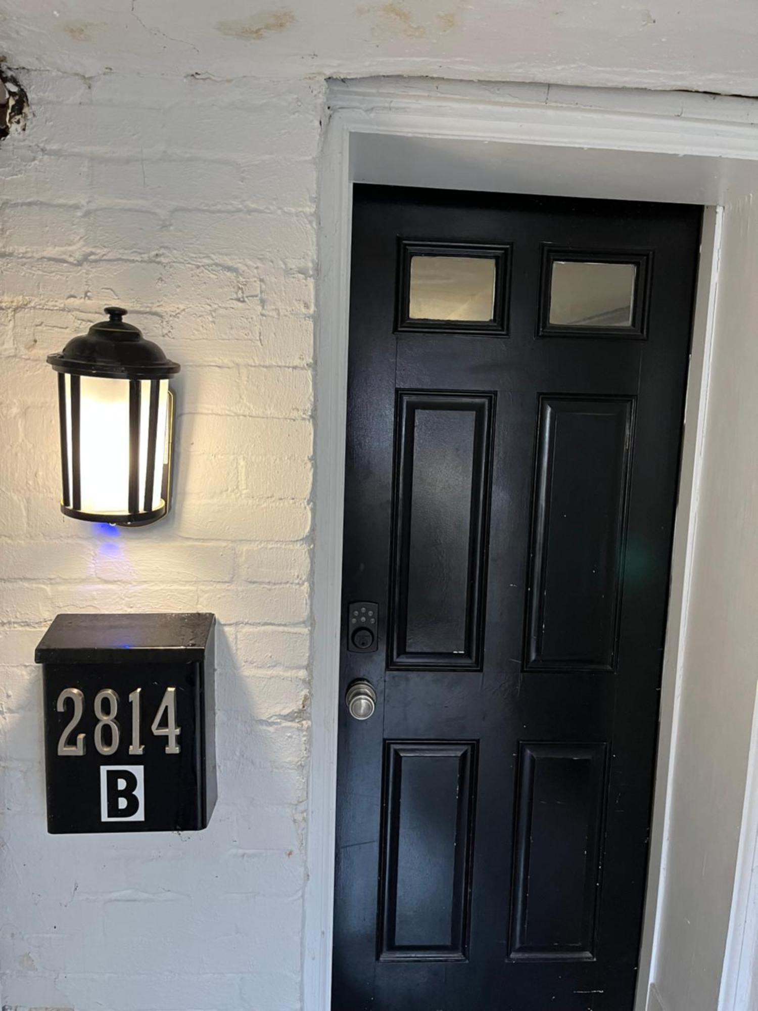Lovely Remodeled 2Bdrm Basement Home Washington Exterior foto